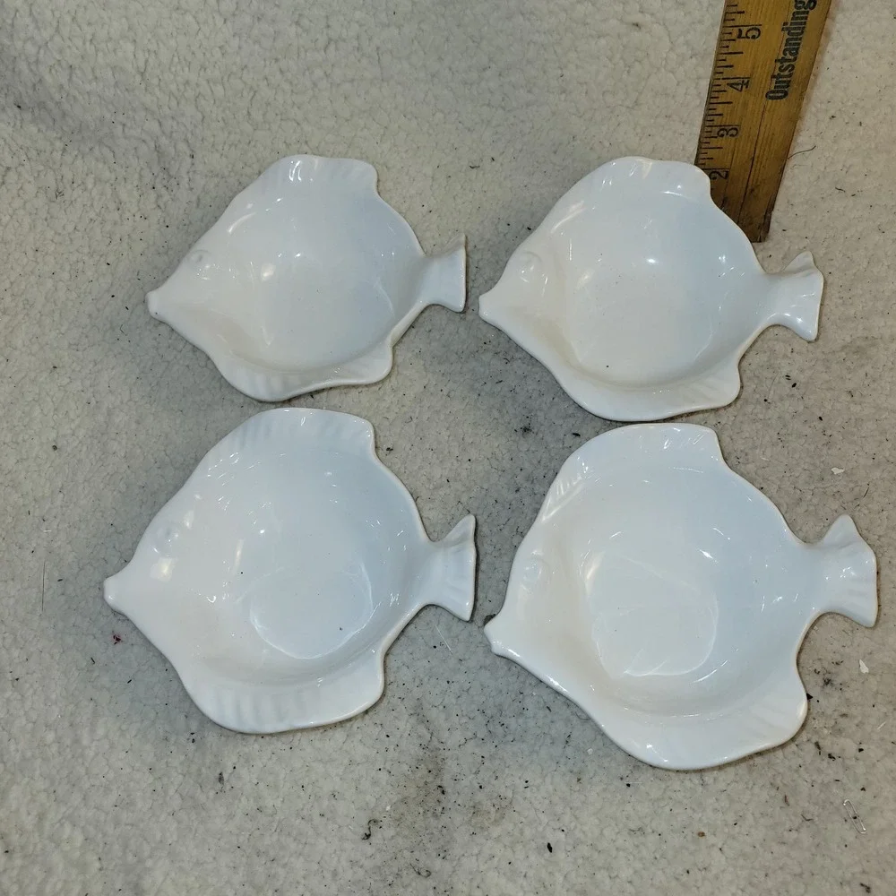 Crate & Barrel Fish Shaped Condiment Bowls Set‎ of 4 White Porcelain Italy...